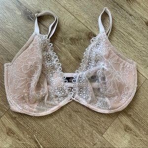 Victoria’s Secret Very Sexy lace bra 34DDD